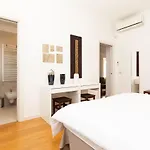 Apartment Casa Torre Di Specchio Con Piscina