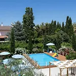 Casa Torre Di Specchio Con Piscina Bari