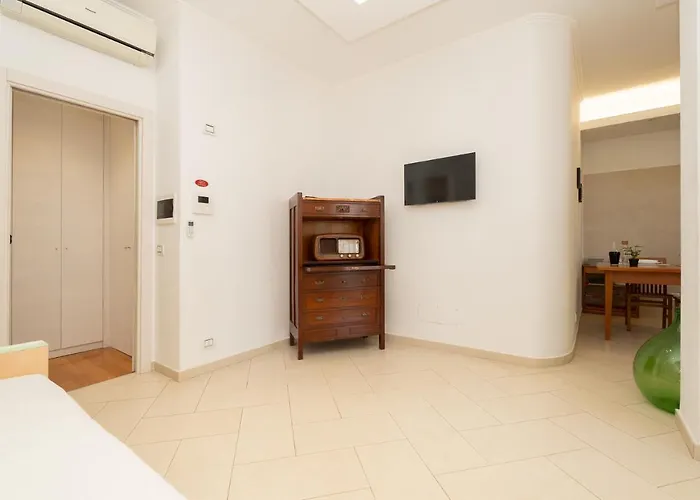 Casa Torre Di Specchio Con Piscina Bari