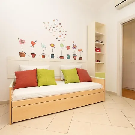 Casa Torre Di Specchio Con Piscina Bari