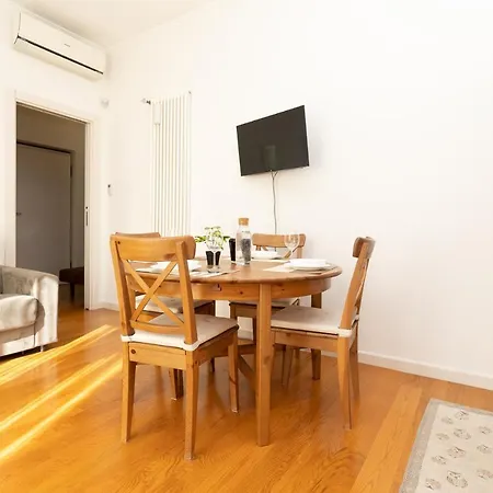 Casa Torre Di Specchio Con Piscina בארי