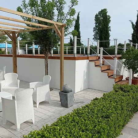 Casa Torre Di Specchio Con Piscina * Bari