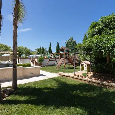 Casa Torre Di Specchio Con Piscina Apartman Bari