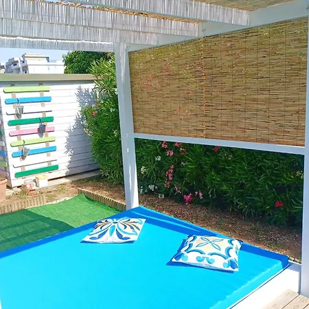 Casa Torre Di Specchio Con Piscina Bari