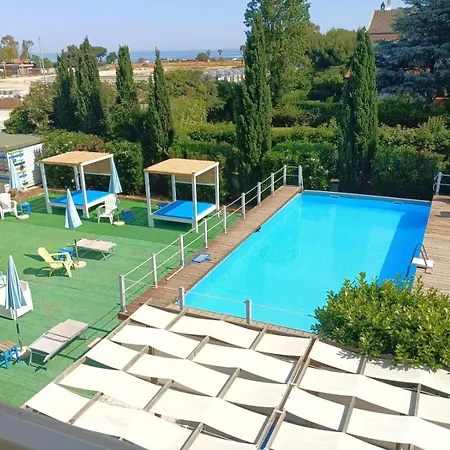Casa Torre Di Specchio Con Piscina Apartman